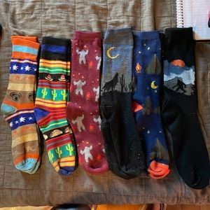6 pairs of men’s long socks.